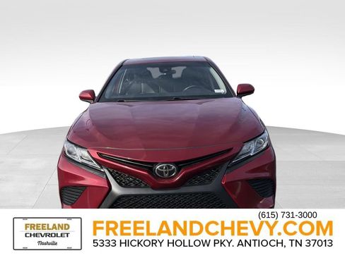 Used 2018 Toyota Camry SE image 9