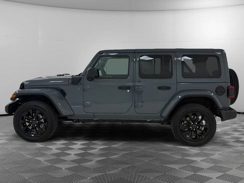 Used 2025 Jeep Wrangler Unlimited Sahara w/ Safety Group AWD/4WD image 2