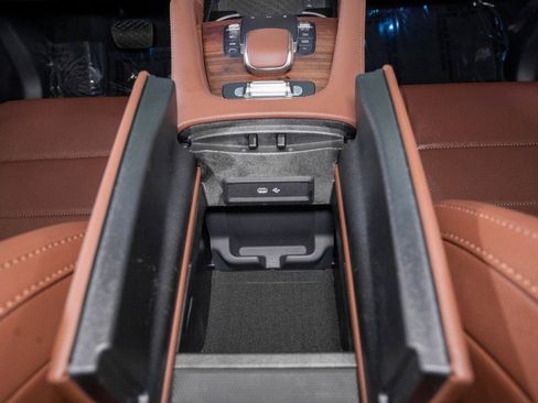 New 2026 Mercedes-Benz GLS 450 4MATIC image 26