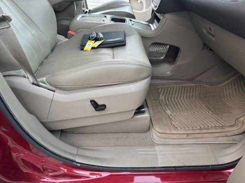 Used 2014 Chrysler Town & Country Touring-L w/ Driver Convenience Group FWD image 15