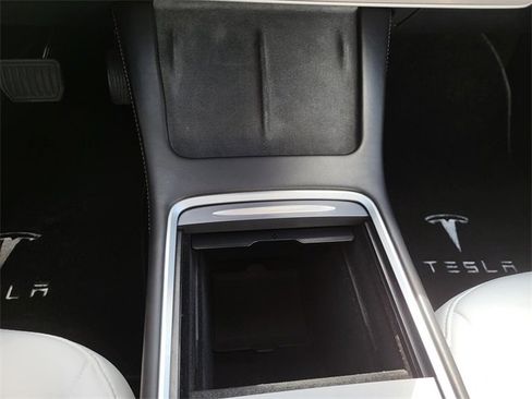 Used 2023 Tesla Model 3 Standard Range image 25