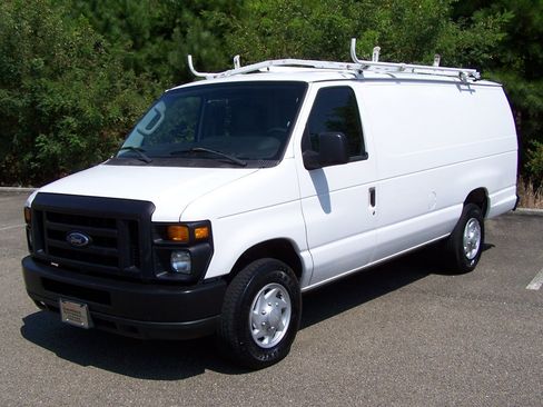 Used 2009 Ford E-350 and Econoline 350 Extended Super Duty RWD image 1
