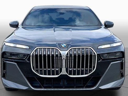 Used 2023 BMW 760i xDrive w/ Executive Package AWD/4WD image 4
