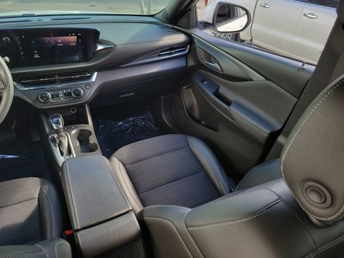 Used 2024 Buick Envista Preferred w/ Advanced Safety Package FWD image 15