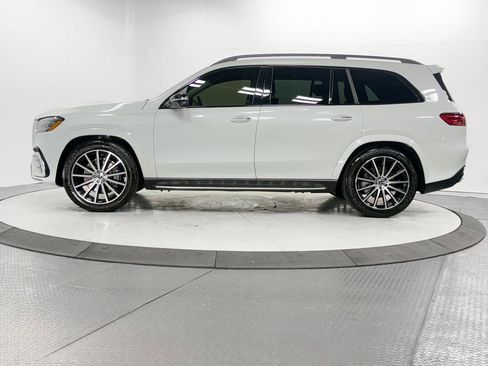 Used 2024 Mercedes-Benz GLS 580 4MATIC image 4