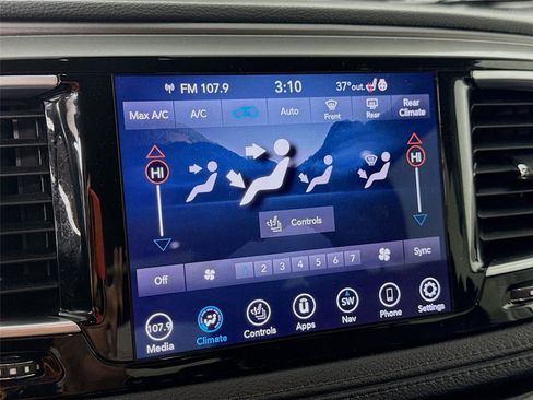 Used 2019 Chrysler Pacifica Limited FWD image 10