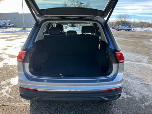 Used 2022 Volkswagen Tiguan SE image 25