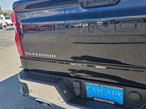 Certified 2022 Chevrolet Silverado 1500 LTZ w/ Technology Package AWD/4WD image 16