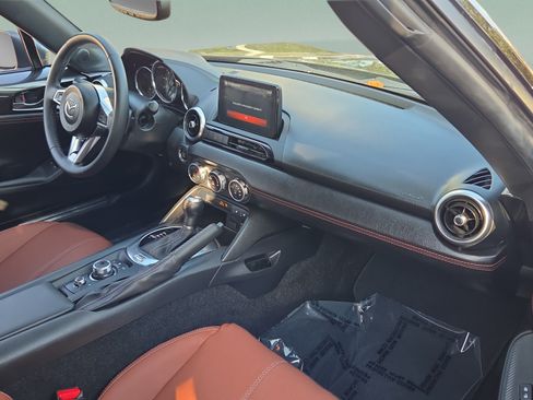 Used 2023 MAZDA MX-5 Miata Grand Touring RWD image 15