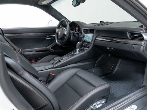 Certified 2014 Porsche 911 Turbo S AWD/4WD image 33