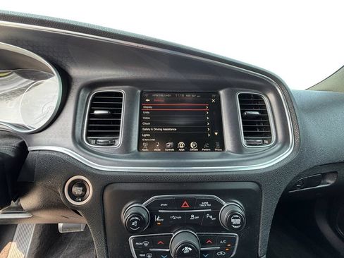 Used 2016 Dodge Charger R/T Scat Pack w/ Technology Group RWD image 12