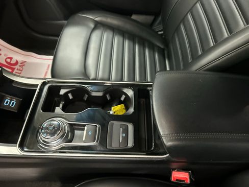 Used 2019 Ford Edge SEL w/ Equipment Group 201A image 17