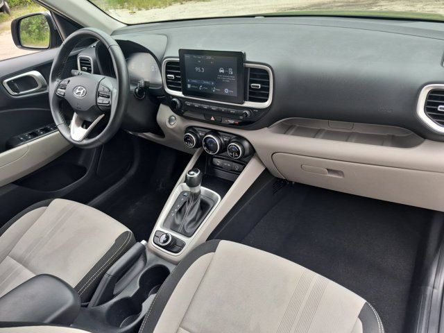 Used 2025 Hyundai Venue SEL FWD image 31