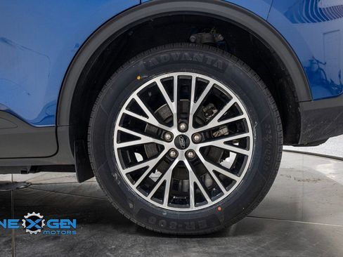 Used 2023 Ford Escape SE image 42