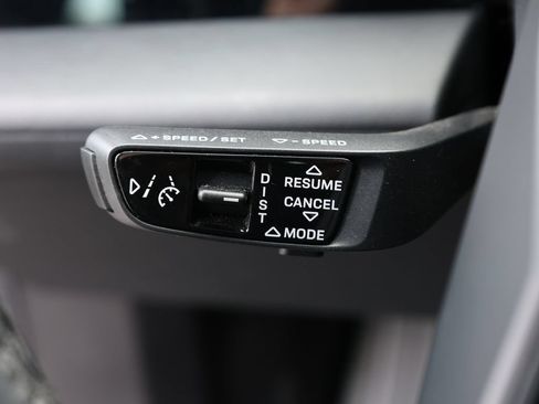 Used 2024 Porsche Taycan RWD image 36