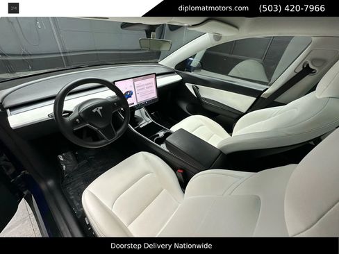 Used 2020 Tesla Model Y Long Range image 16