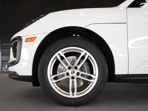 New 2026 Porsche Macan image 25