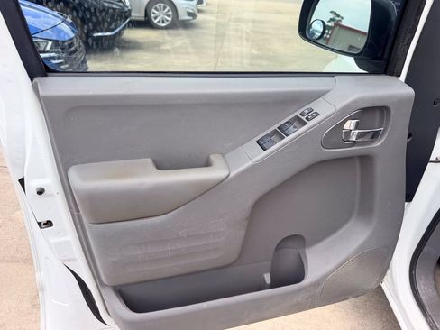 Used 2017 Nissan Frontier SV AWD/4WD image 10