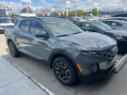 Used 2022 Hyundai Santa Cruz SEL Premium AWD/4WD image 2