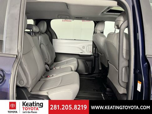 Certified 2025 Toyota Sienna XLE image 20
