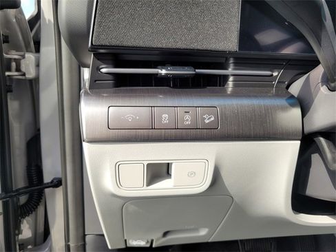 New 2026 Hyundai Kona SE image 13