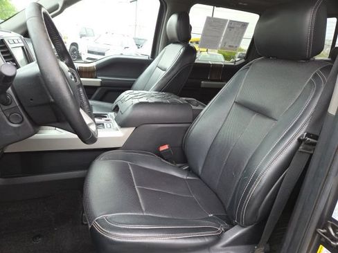 Used 2018 Ford F150 Lariat w/ Equipment Group 502A Luxury AWD/4WD image 9