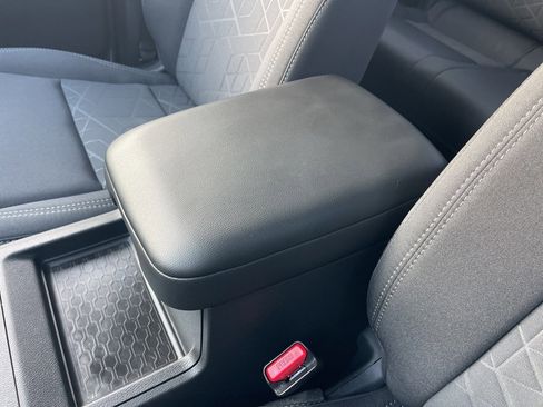 Certified 2025 Nissan Frontier SV image 15