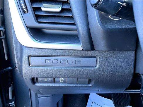 Certified 2023 Nissan Rogue S image 32