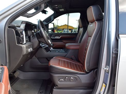 Used 2024 GMC Sierra 2500 Denali Ultimate w/ Max Trailering Package AWD/4WD image 17