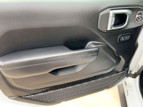 Used 2023 Jeep Gladiator Sport image 12