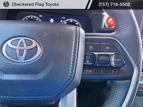 Used 2025 Toyota Tacoma TRD Sport AWD/4WD image 14