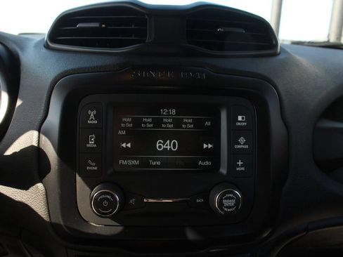 Used 2015 Jeep Renegade Trailhawk AWD/4WD image 26