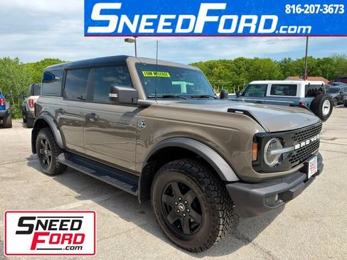 Used 2025 Ford Bronco Outer Banks AWD/4WD image 1