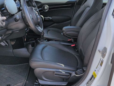Certified 2024 MINI Cooper 4-Door Hardtop FWD image 17