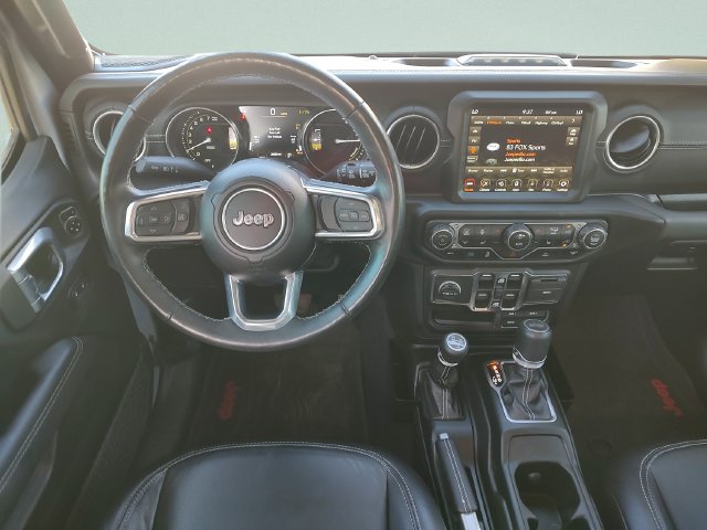 Used 2023 Jeep Wrangler Unlimited Sahara w/ Cold Weather Group AWD/4WD image 10