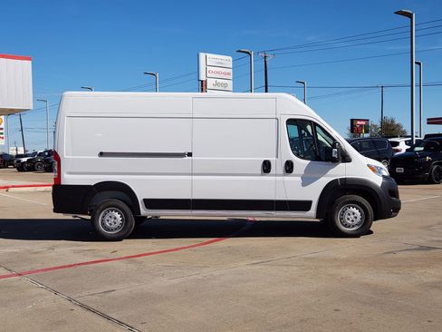 New 2026 RAM ProMaster 2500 w/ Convenience Group image 8