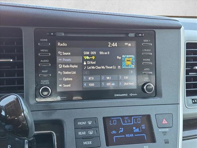 Used 2019 Toyota Sienna XLE w/ XLE Navigation Package FWD image 15