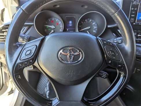 Used 2018 Toyota C-HR XLE image 29