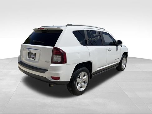 Used 2016 Jeep Compass Latitude FWD image 5
