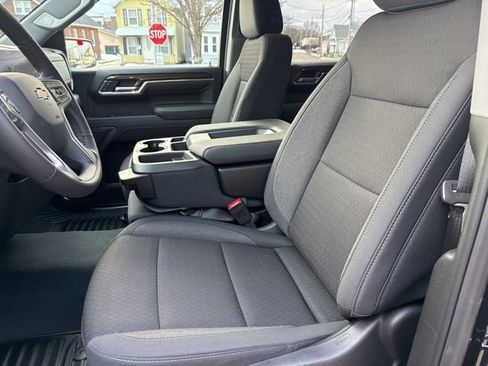 Used 2024 Chevrolet Silverado 1500 LT image 17