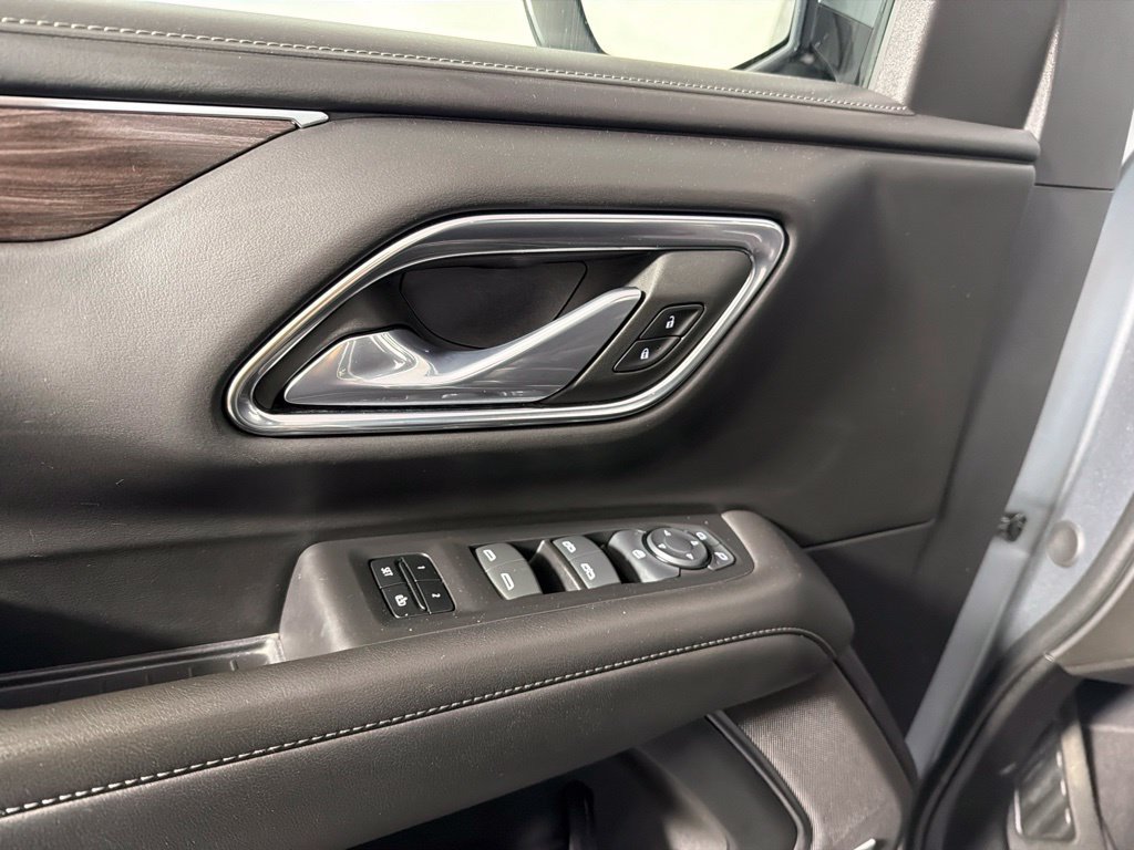 Used 2024 Chevrolet Suburban LT AWD/4WD image 9