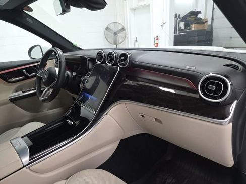 Used 2023 Mercedes-Benz GLC 300 4MATIC image 29
