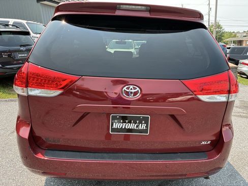 Used 2012 Toyota Sienna XLE w/ Premium Pkg FWD image 5