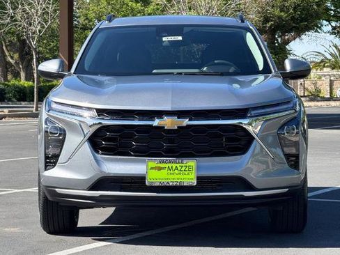 New 2026 Chevrolet Trax LT image 3