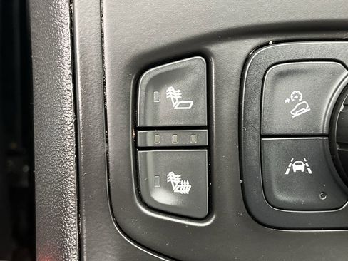 Certified 2024 GMC Terrain SLT image 22