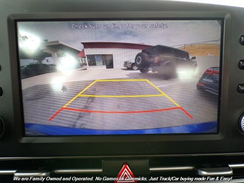 Used 2021 Hyundai Elantra SEL FWD image 30
