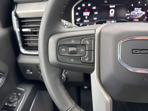 Used 2025 GMC Sierra 2500 Denali image 16