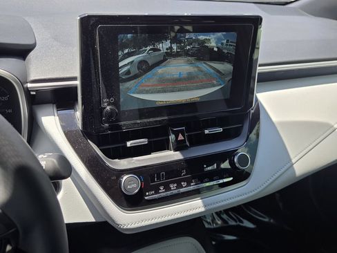 Used 2025 Toyota Corolla SE w/ SE Package FWD image 20