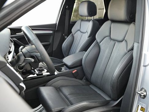 Certified 2025 Audi Q5 2.0T Premium Plus w/ Premium Plus Package image 19