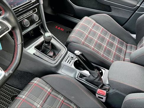 Used 2018 Volkswagen GTI S image 17